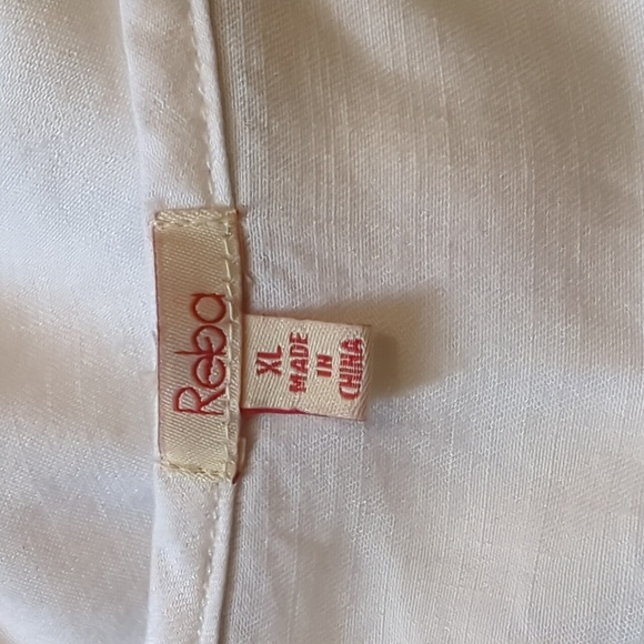 Bohemian White Blouse with Embroidered Details - Picture 3 of 10